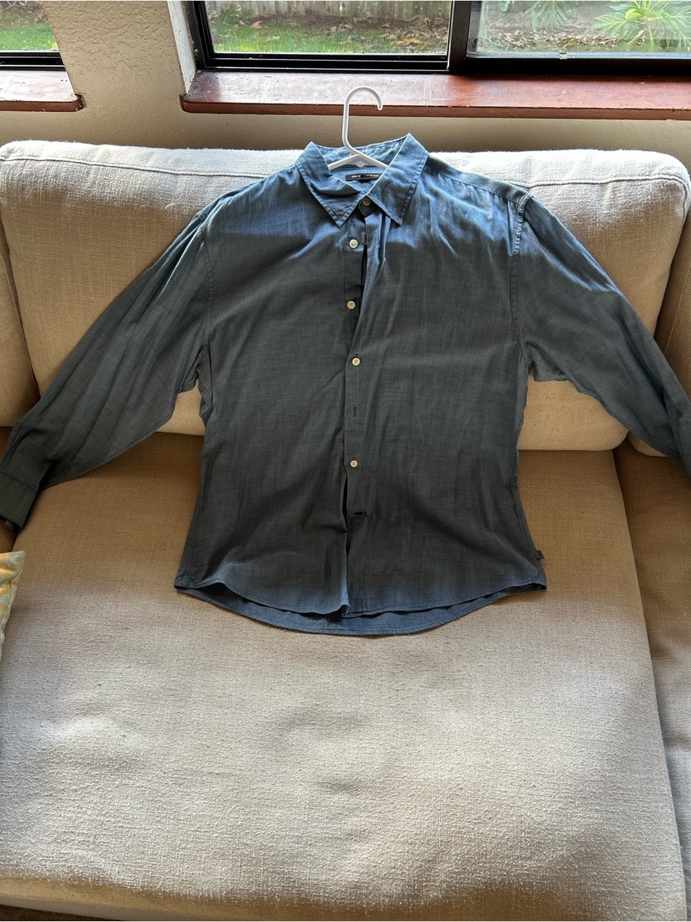 John Varvatos light chambray fabric, Long-Sleeve Button-Up Shirt in Slate Blue-